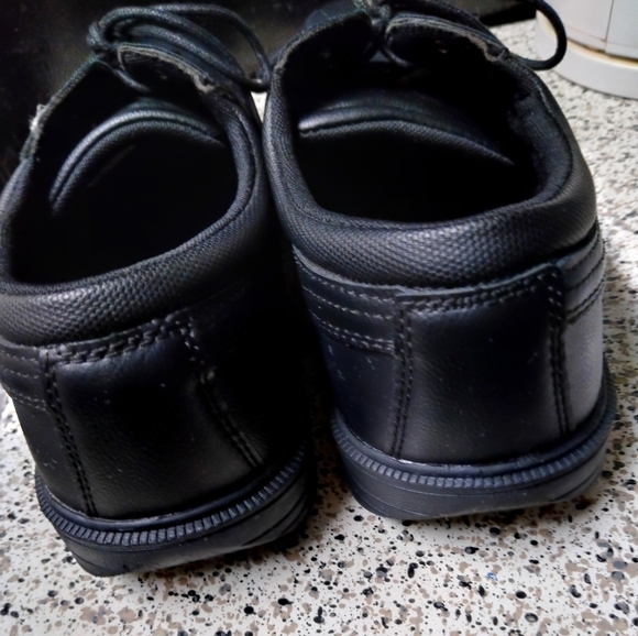 Shoes - Picture 4 of 7